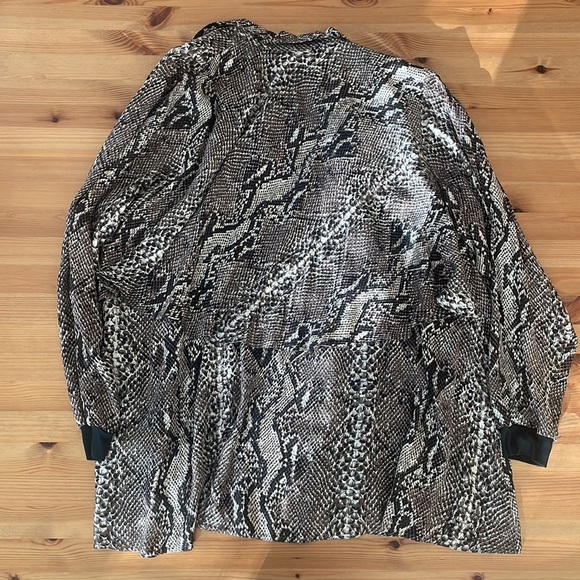 FLORA KUNG Silk Suit - Picture 7 of 15